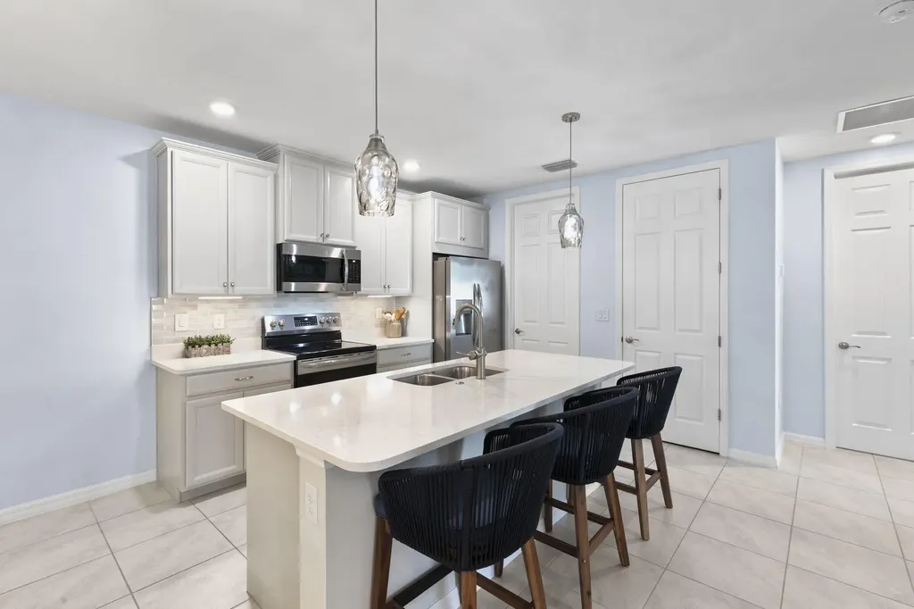 14683 Edgewater Circle Naples FL 34114