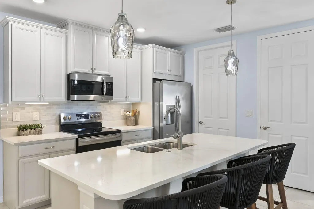 14683 Edgewater Circle Naples FL 34114