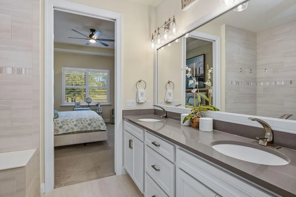 2730 Aviamar Circle Naples FL 34114