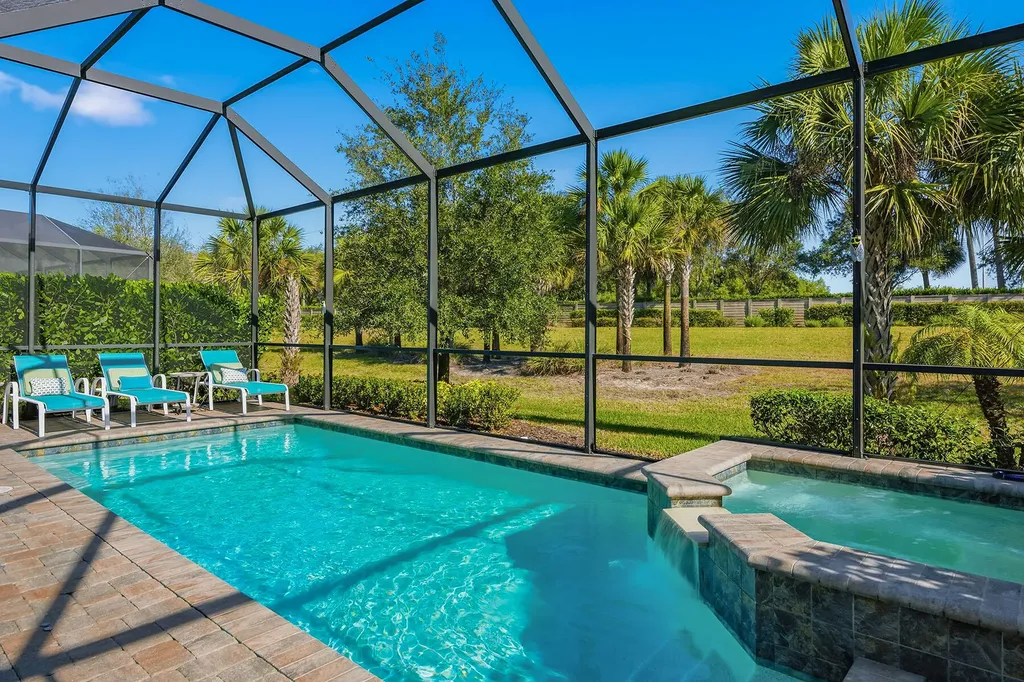 2730 Aviamar Circle Naples FL 34114