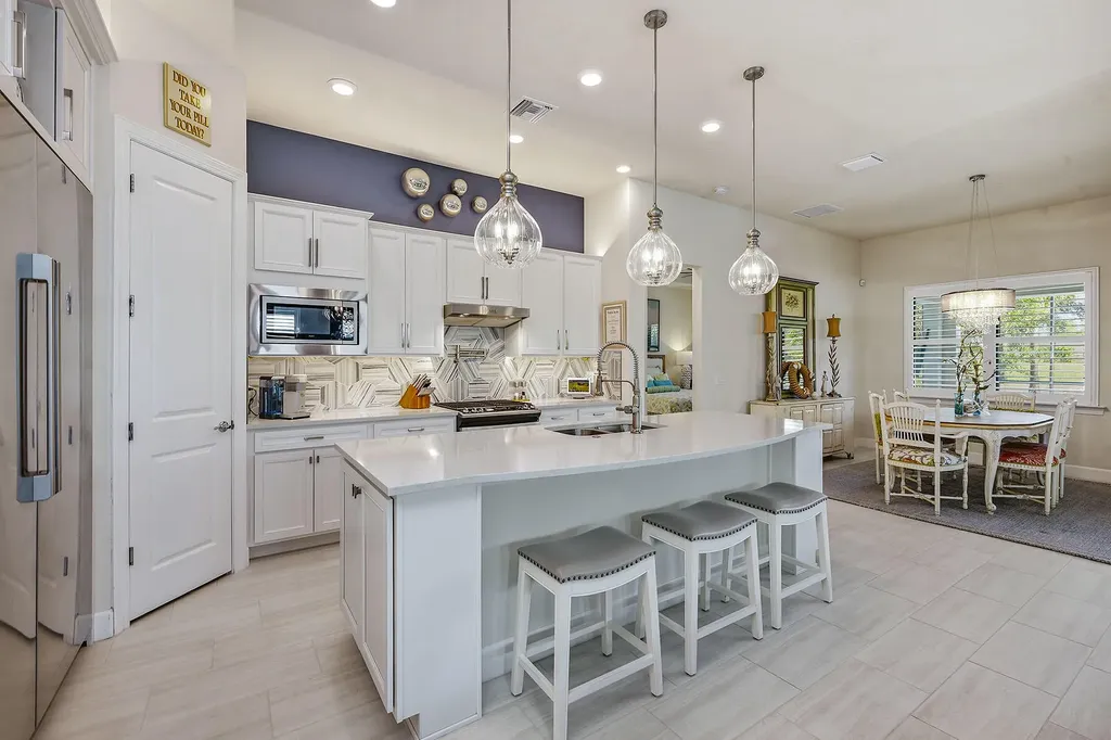 2730 Aviamar Circle Naples FL 34114