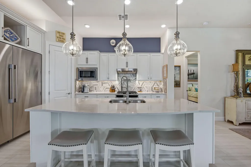 2730 Aviamar Circle Naples FL 34114