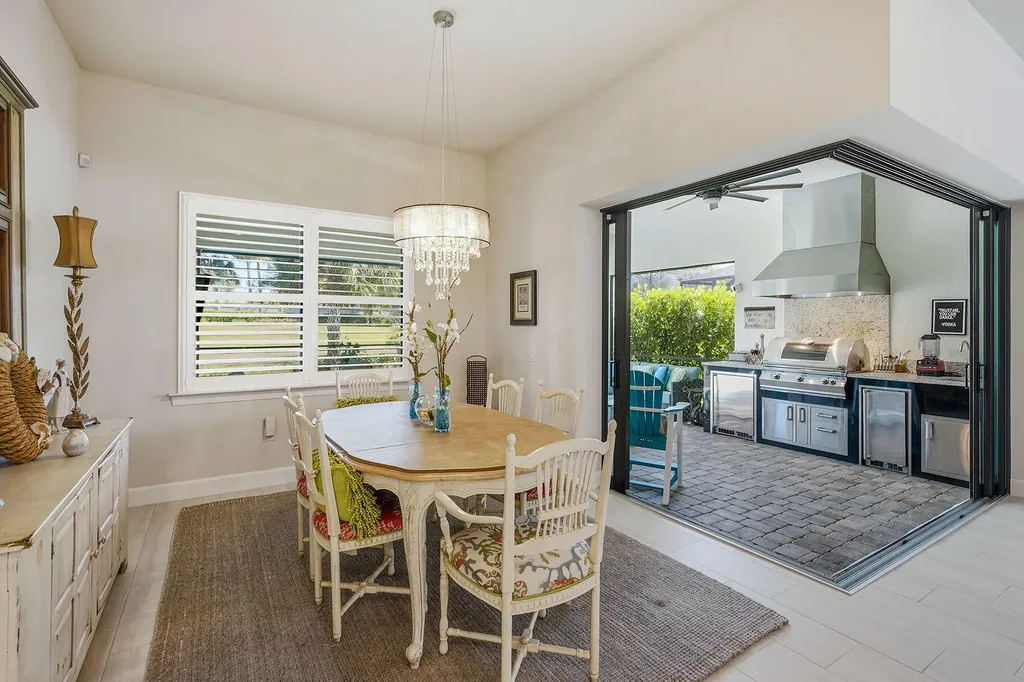 2730 Aviamar Circle Naples FL 34114