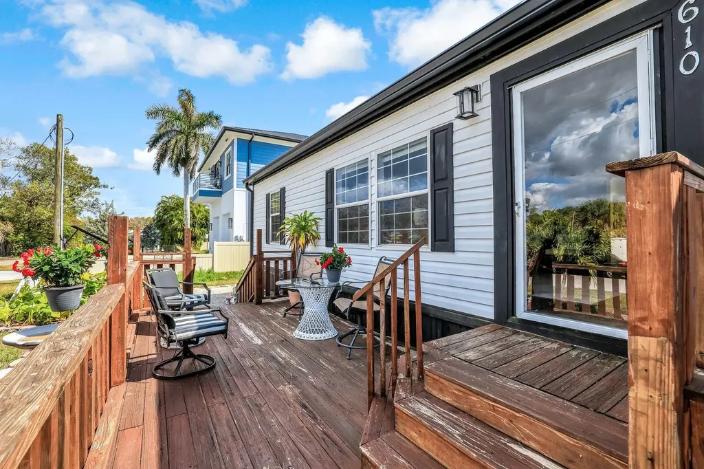 610 Sunset Drive Goodland FL 34140