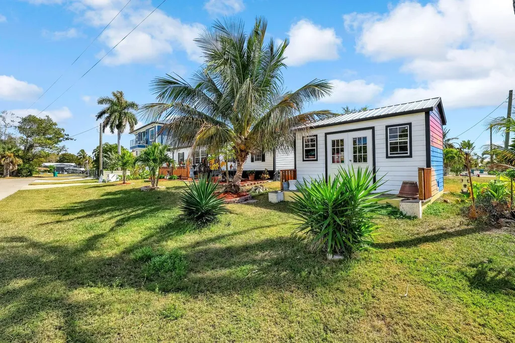 610 Sunset Drive Goodland FL 34140