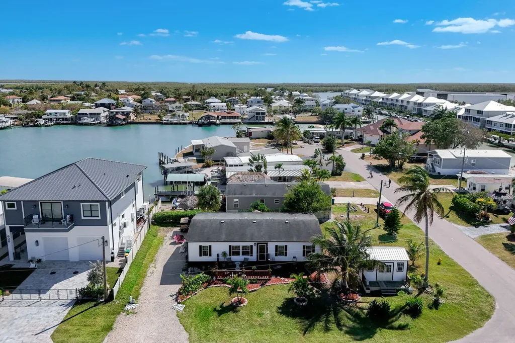 610 Sunset Drive Goodland FL 34140