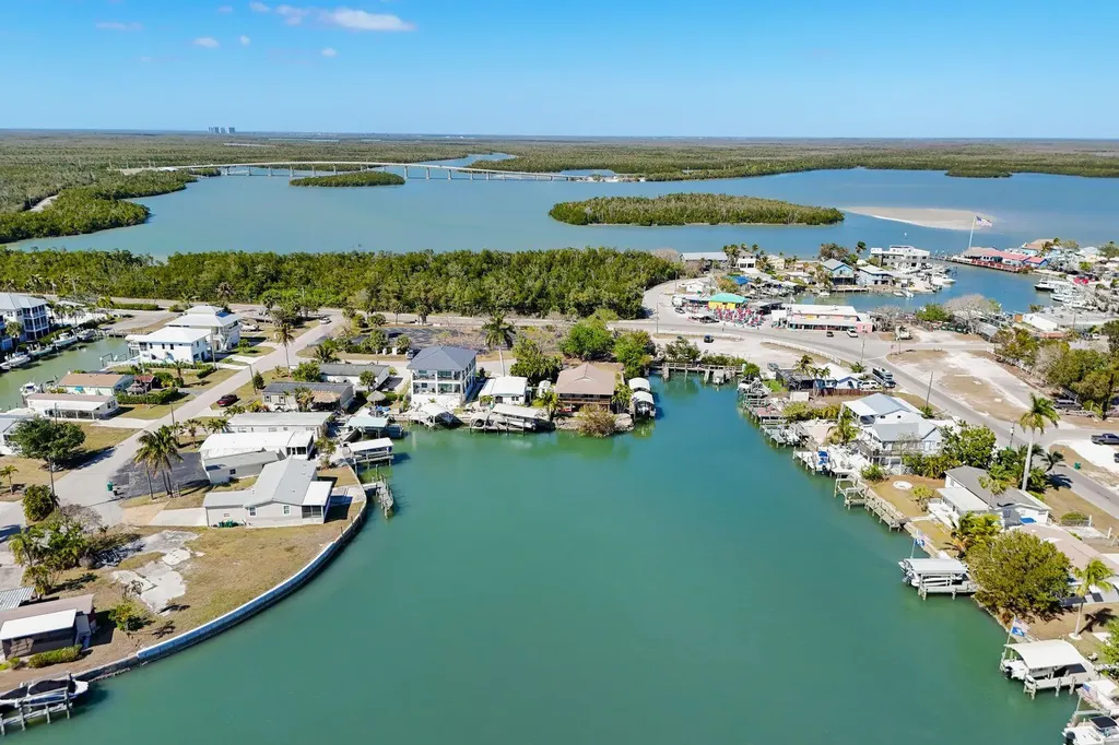 610 Sunset Drive Goodland FL 34140