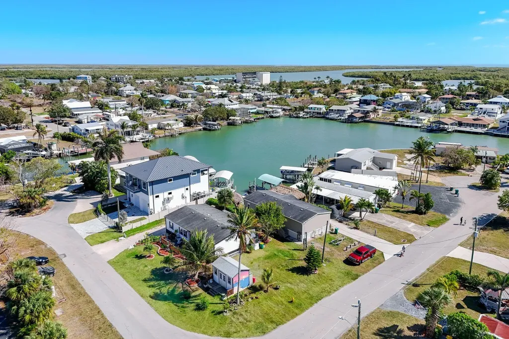 610 Sunset Drive Goodland FL 34140