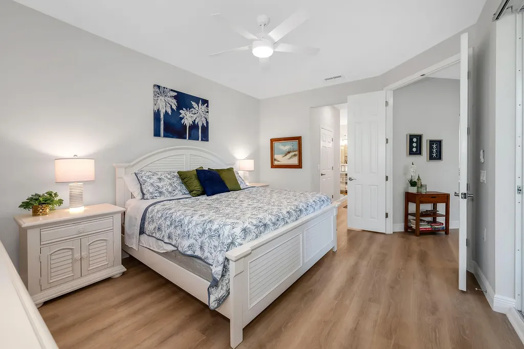 4843 Hampshire Court Naples FL 34112