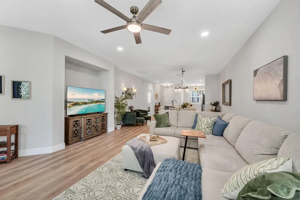 4843 Hampshire Court Naples FL 34112