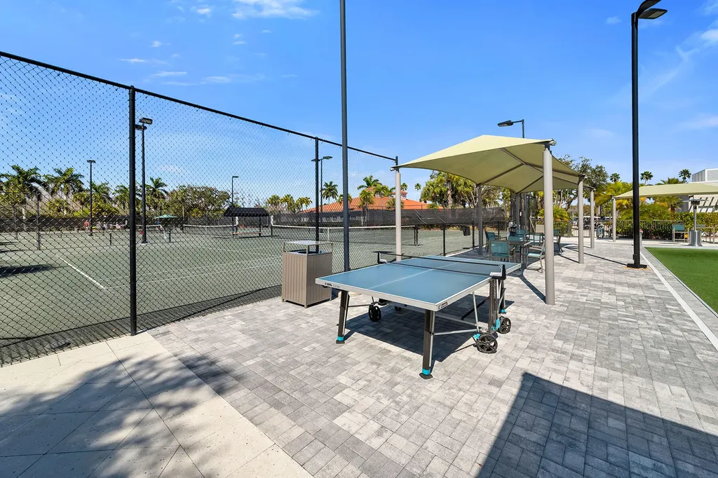 4843 Hampshire Court Naples FL 34112