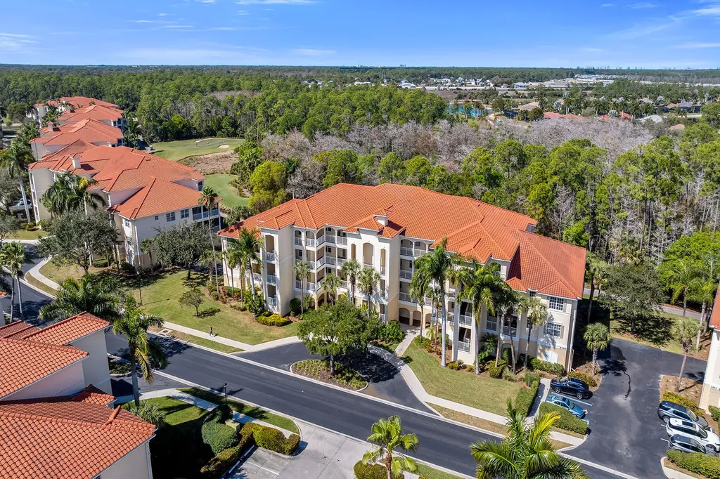 4843 Hampshire Court Naples FL 34112