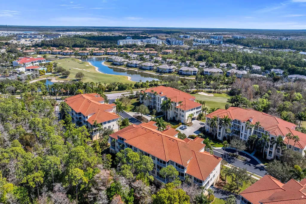 4843 Hampshire Court Naples FL 34112