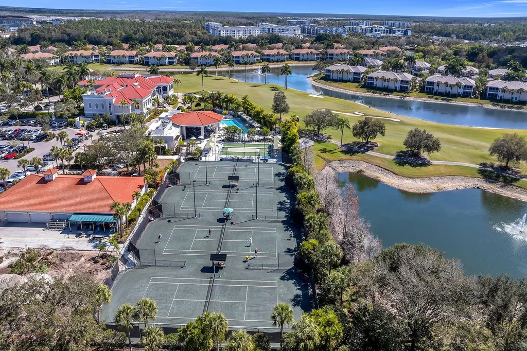 4843 Hampshire Court Naples FL 34112