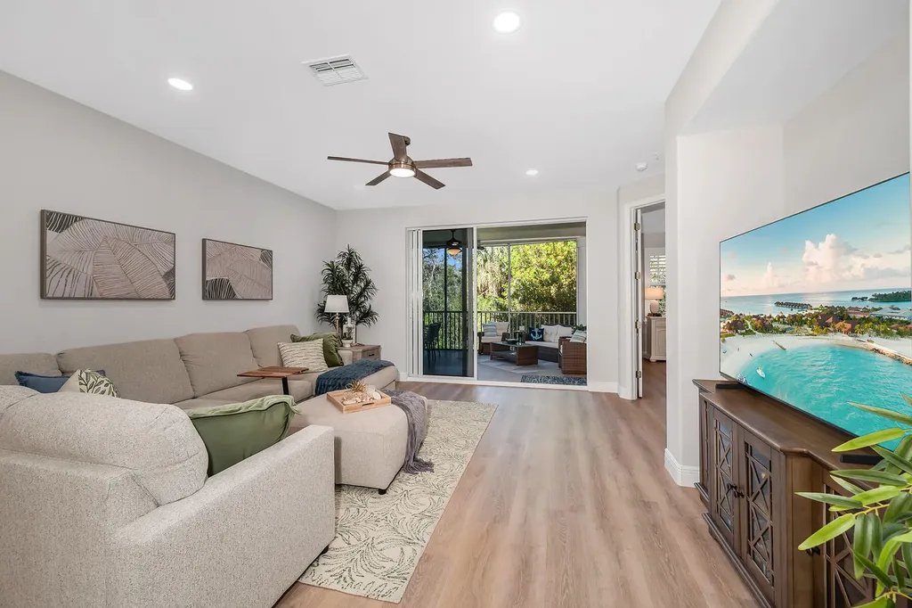 4843 Hampshire Court Naples FL 34112