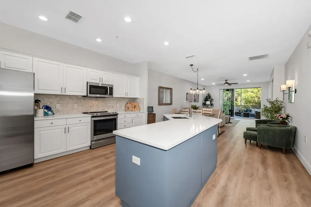 4843 Hampshire Court Naples FL 34112