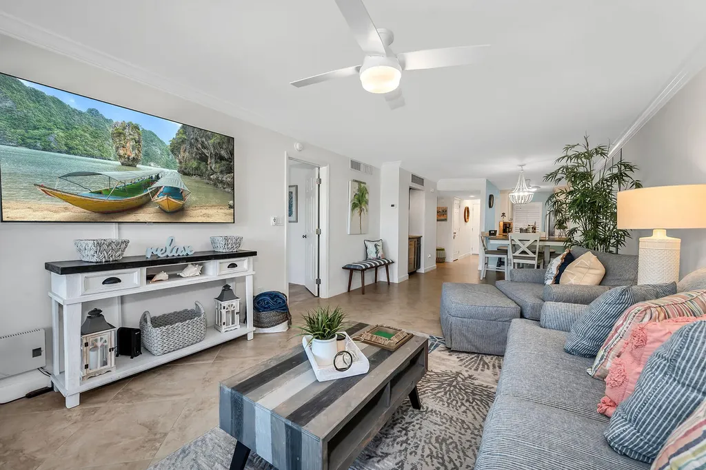 1041 Swallow Avenue Marco Island FL 34145