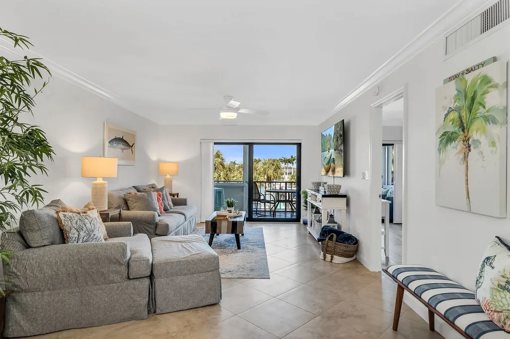 1041 Swallow Avenue Marco Island FL 34145