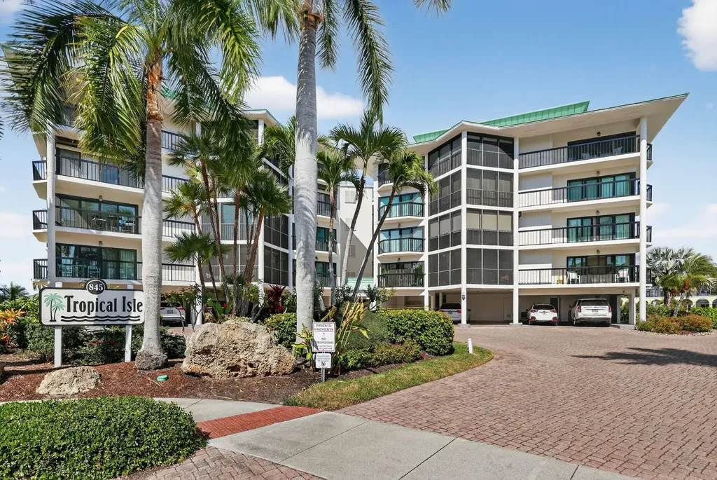 845 Collier Court Marco Island FL 34145
