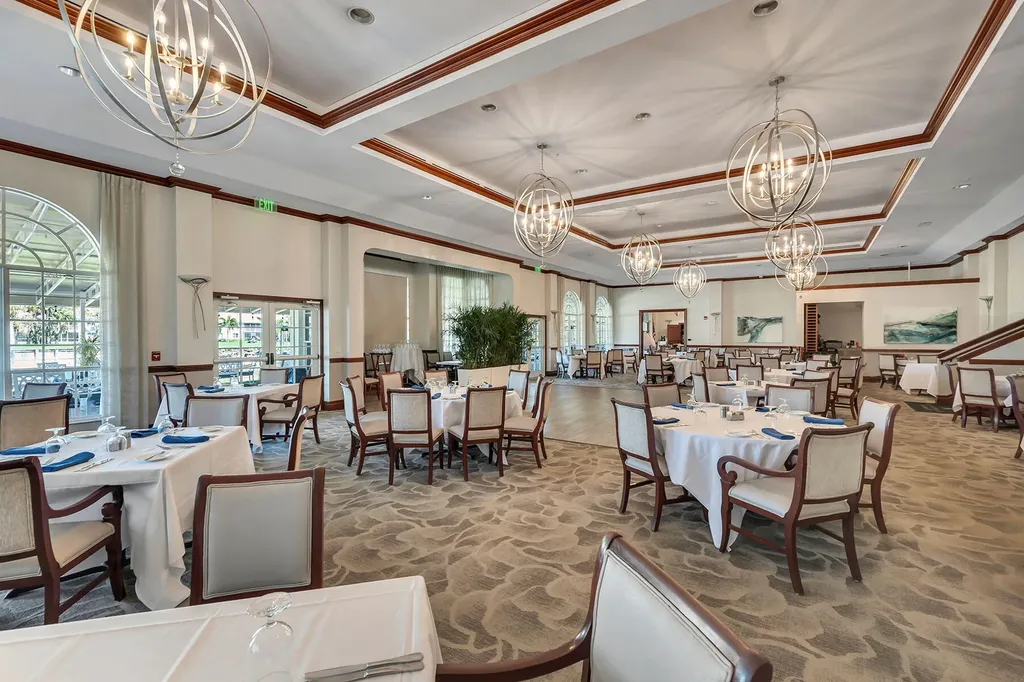 7025 Dennis Naples FL 34104