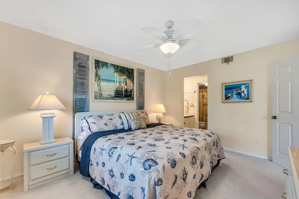 7025 Dennis Naples FL 34104