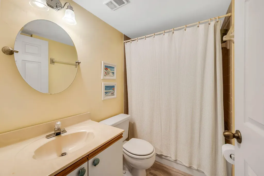 7025 Dennis Naples FL 34104