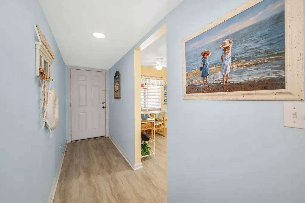 7025 Dennis Naples FL 34104