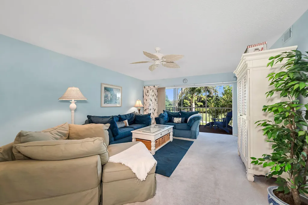 7025 Dennis Naples FL 34104