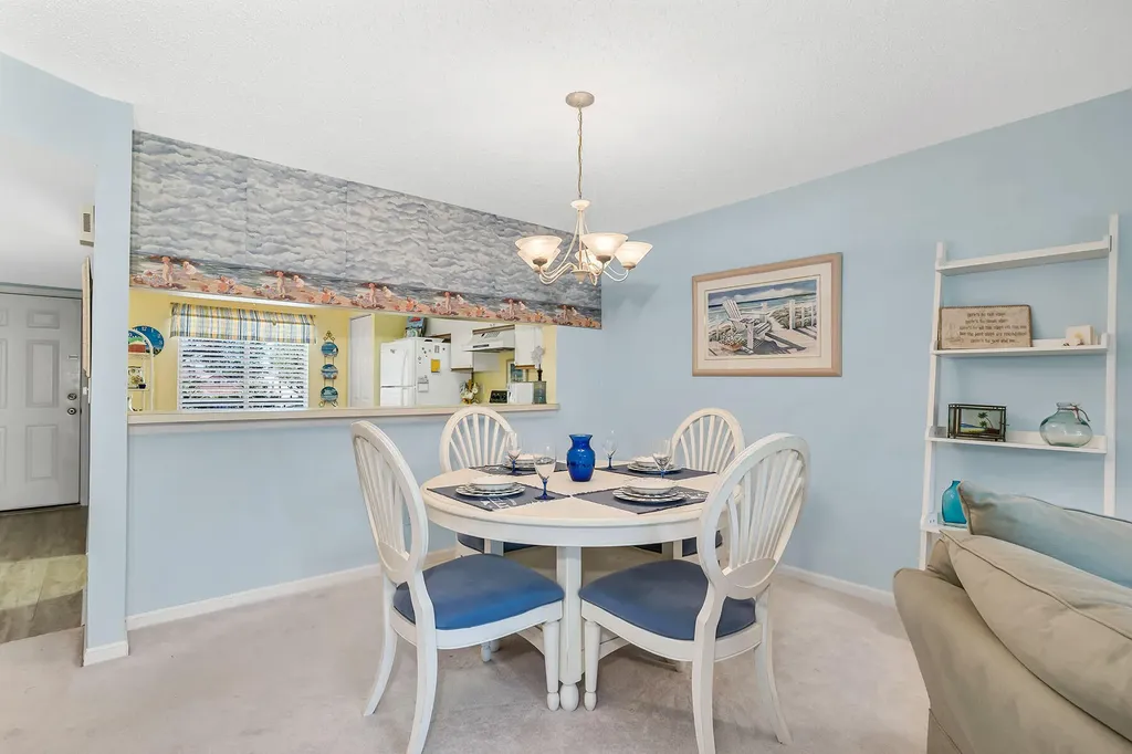 7025 Dennis Naples FL 34104