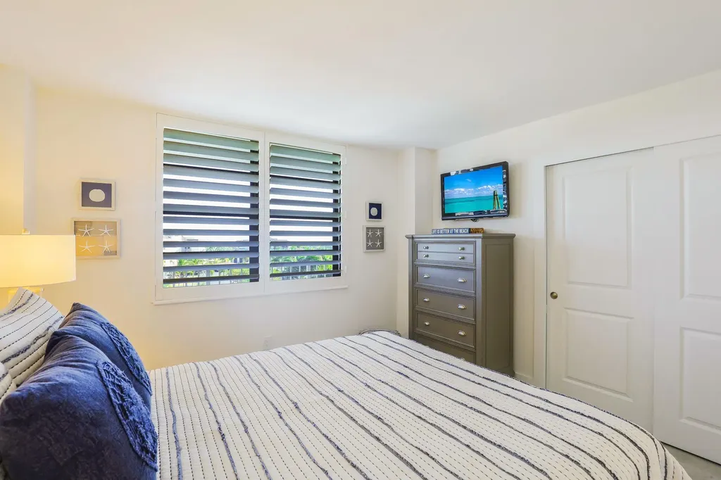 380 Seaview Court Marco Island FL 34145