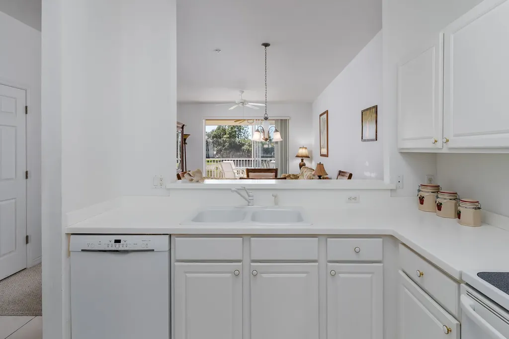 3972 Bishopwood Court E Naples FL 34114