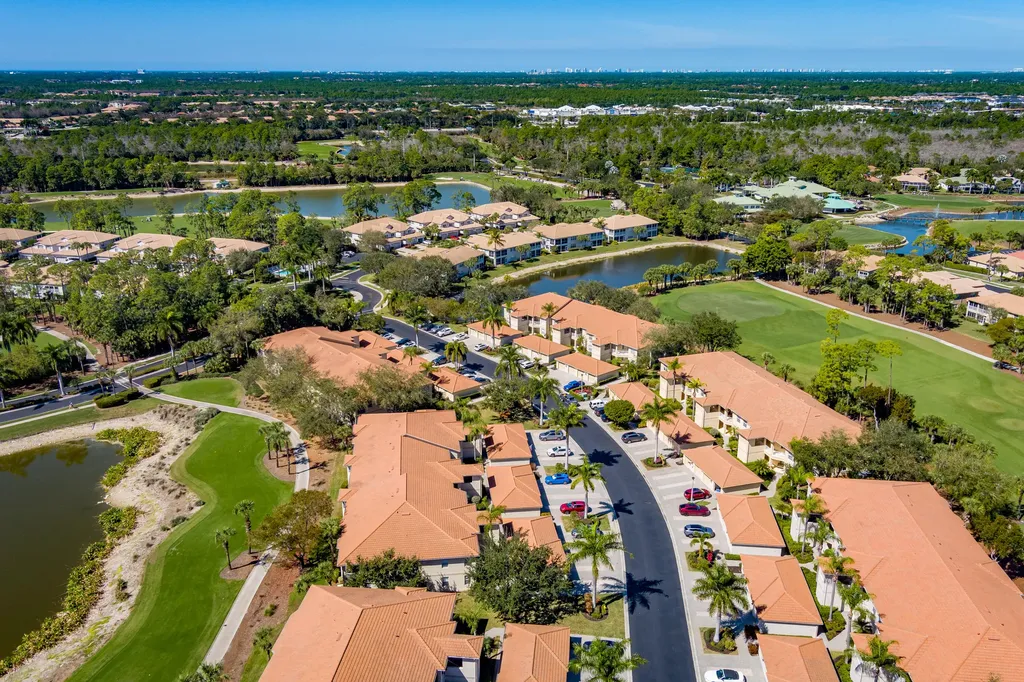 3972 Bishopwood Court E Naples FL 34114