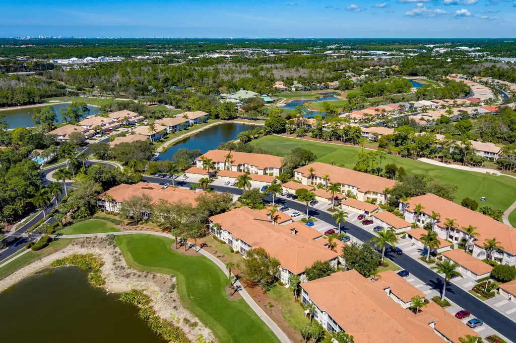 3972 Bishopwood Court E Naples FL 34114