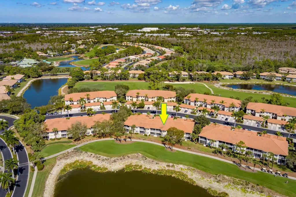 3972 Bishopwood Court E Naples FL 34114