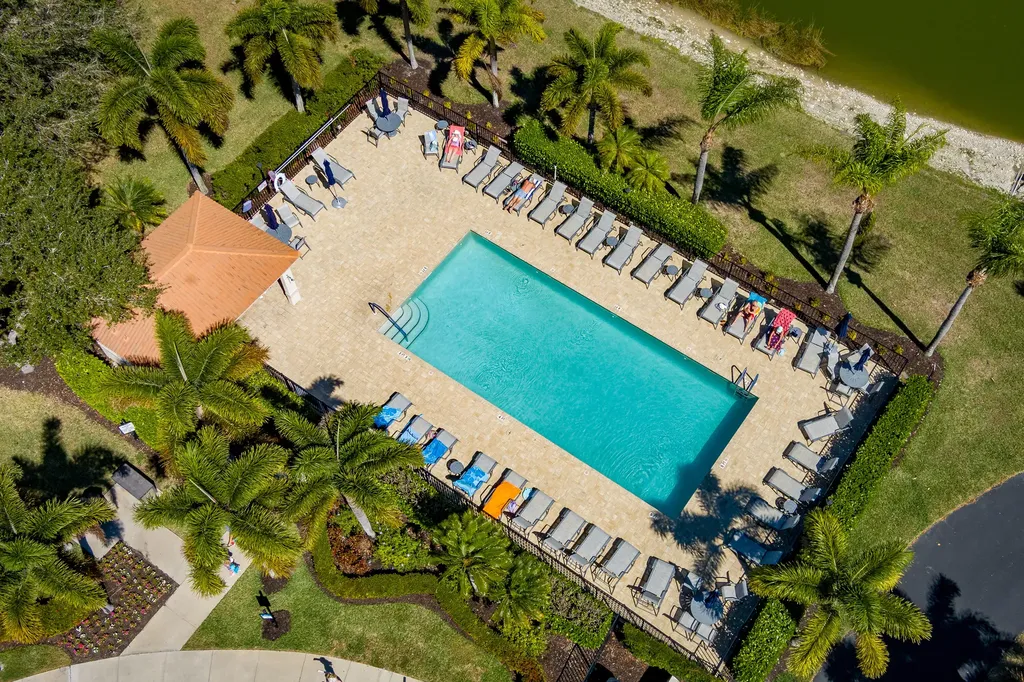 3972 Bishopwood Court E Naples FL 34114