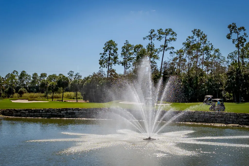 3972 Bishopwood Court E Naples FL 34114