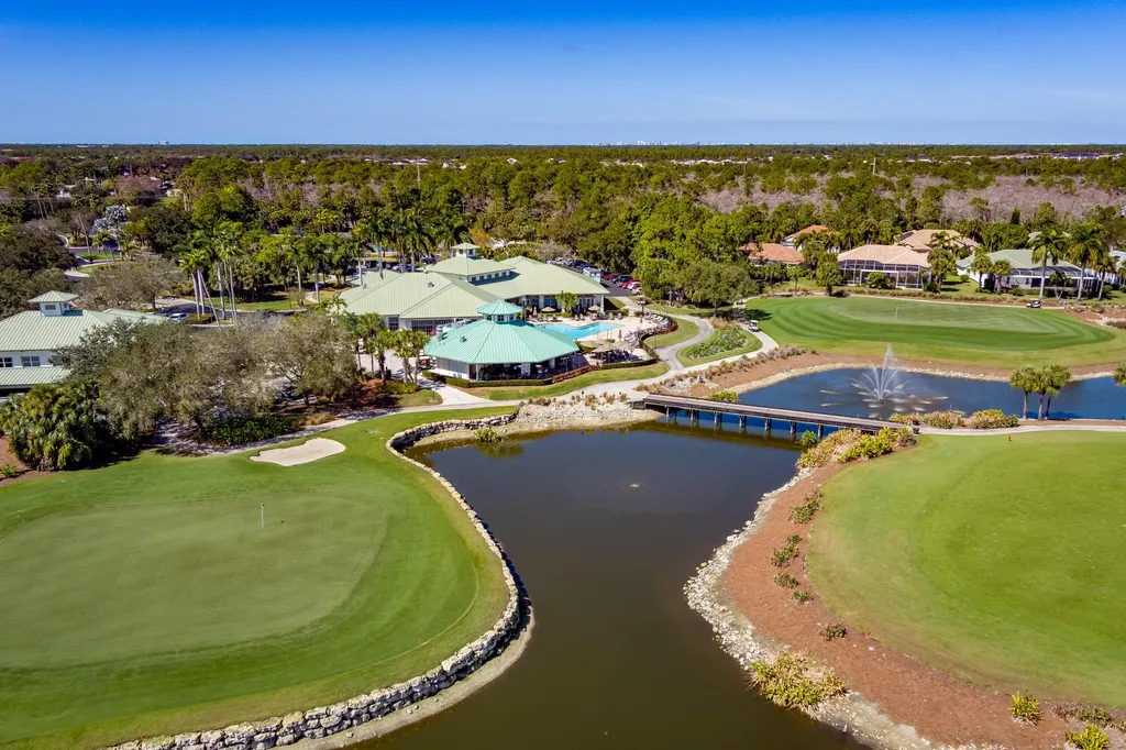 3972 Bishopwood Court E Naples FL 34114