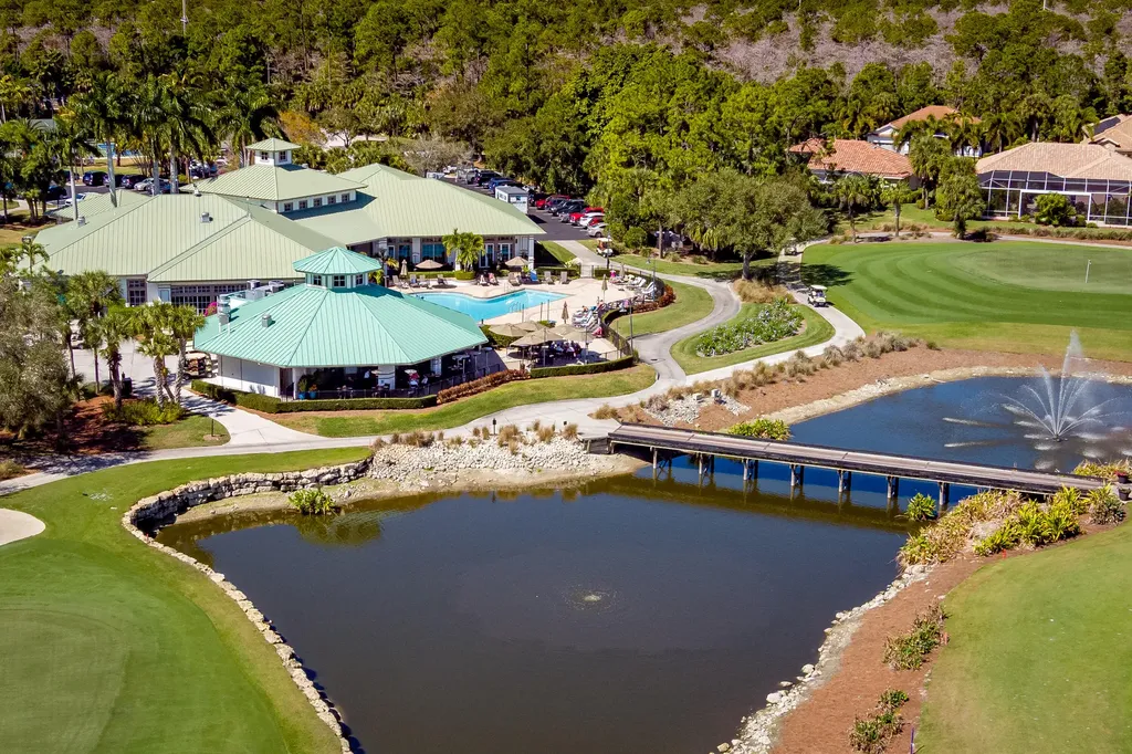 3972 Bishopwood Court E Naples FL 34114