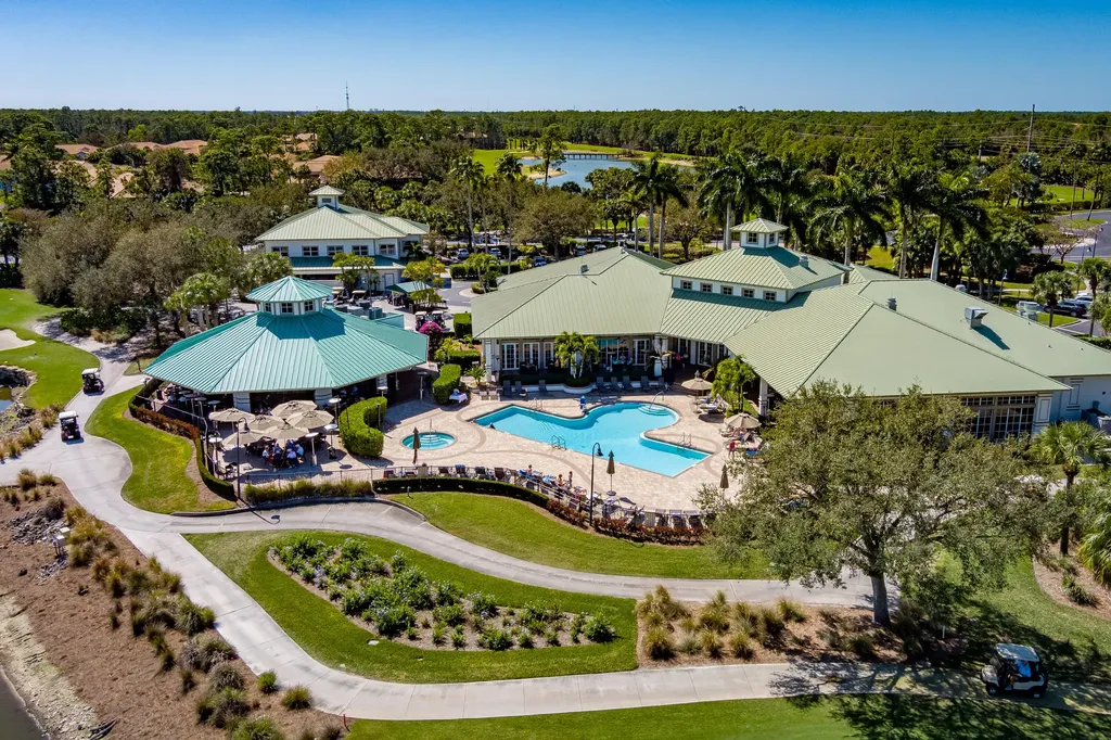 3972 Bishopwood Court E Naples FL 34114