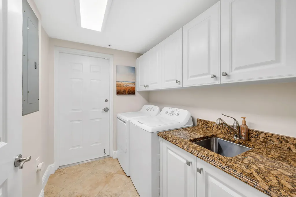 2718 Callista Naples FL 34114