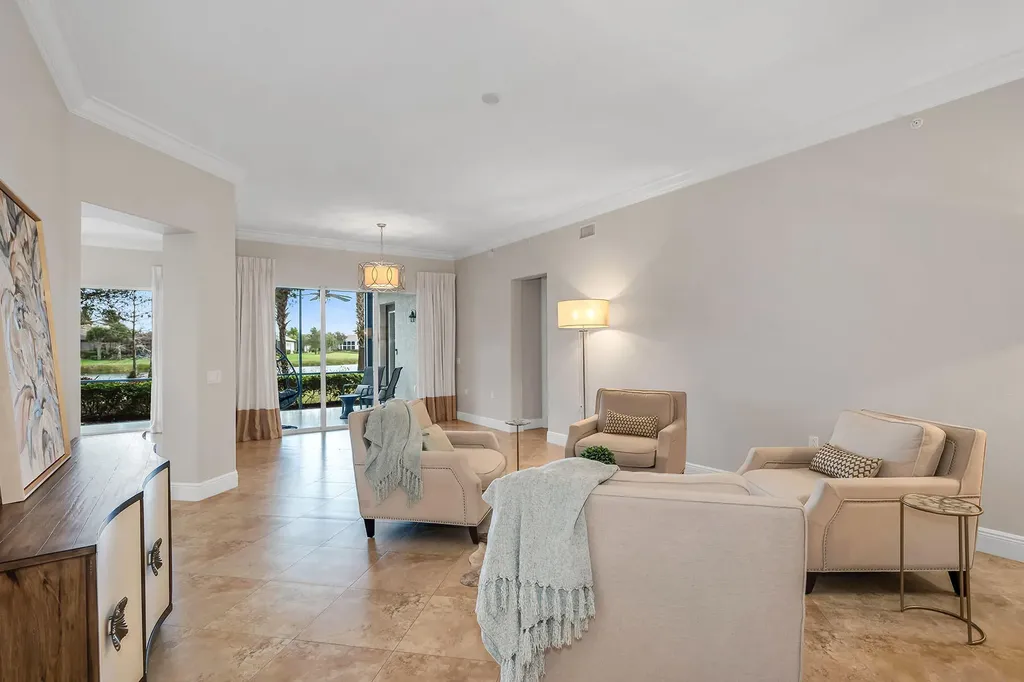 2718 Callista Naples FL 34114