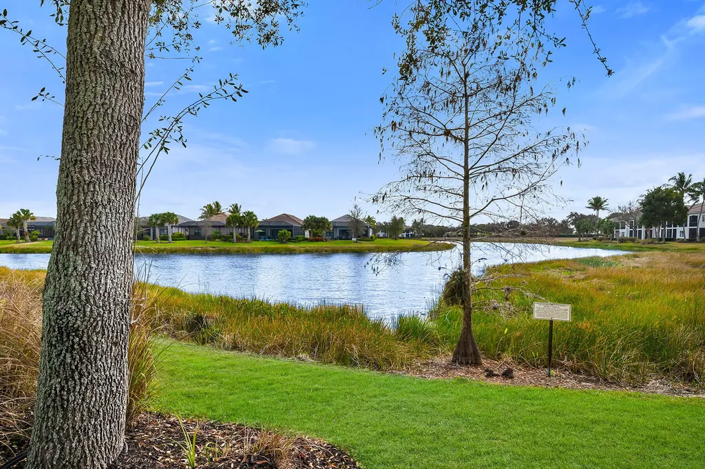 2718 Callista Naples FL 34114