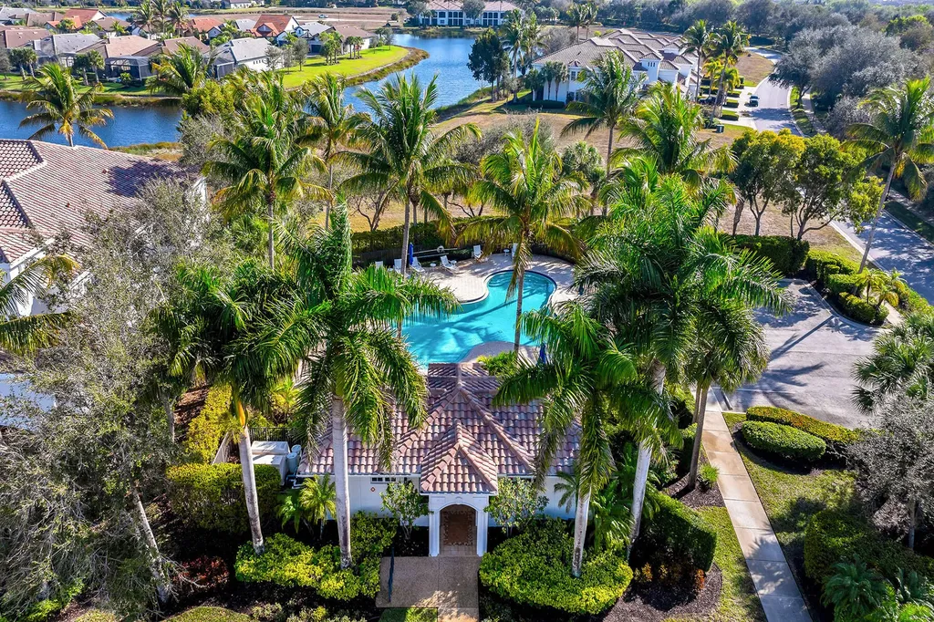 2718 Callista Naples FL 34114