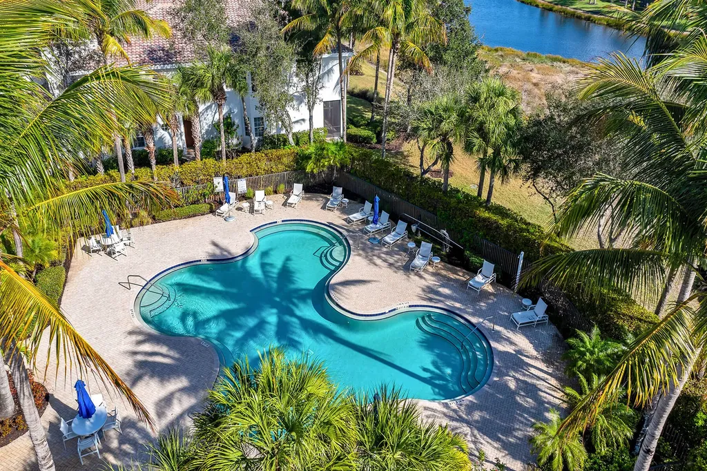 2718 Callista Naples FL 34114