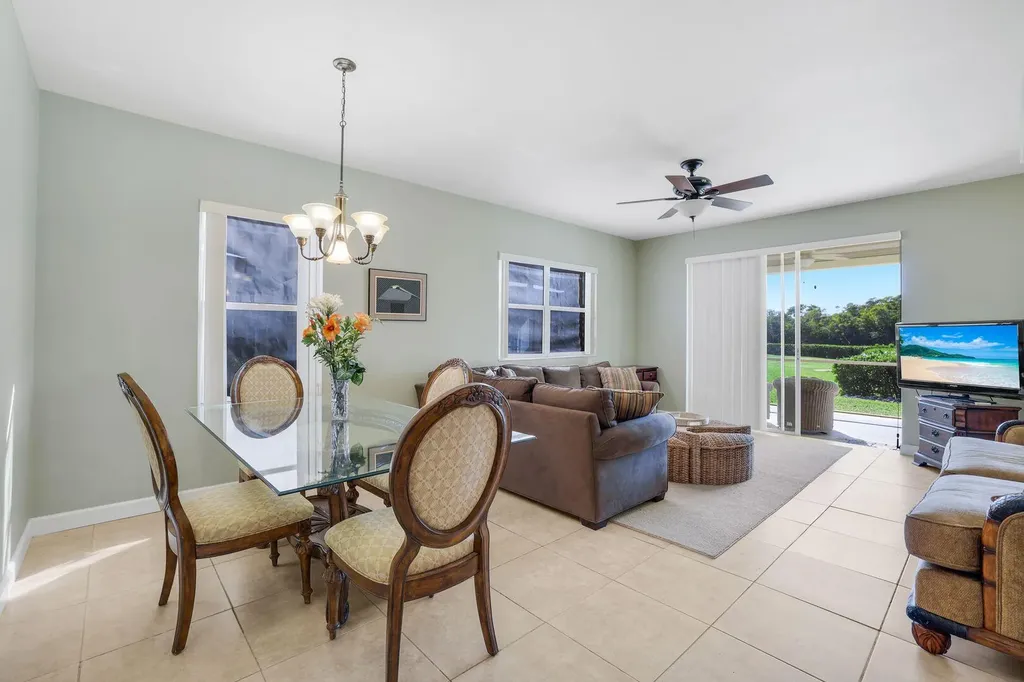 230 Newport Drive Naples FL 34114