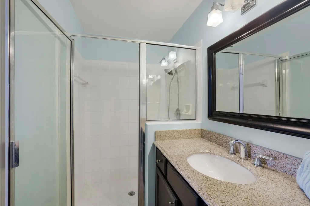 230 Newport Drive Naples FL 34114