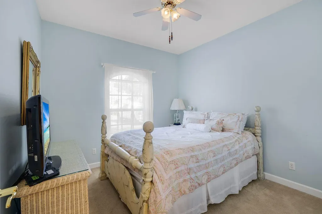 230 Newport Drive Naples FL 34114