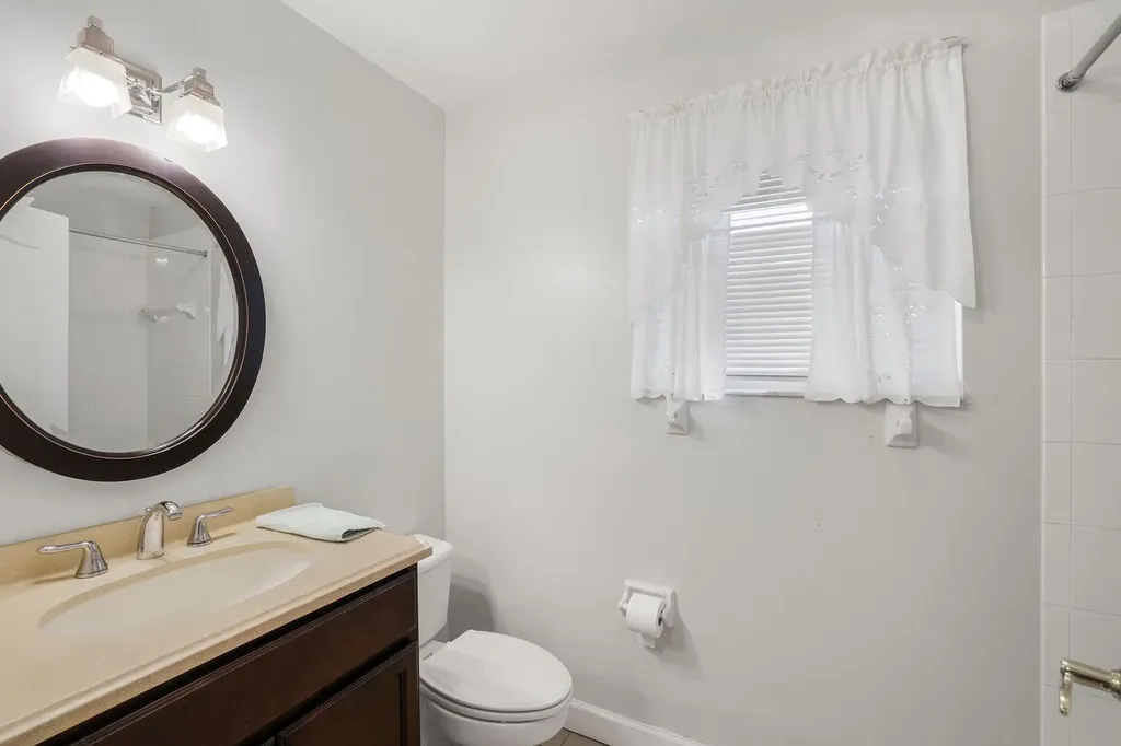 230 Newport Drive Naples FL 34114