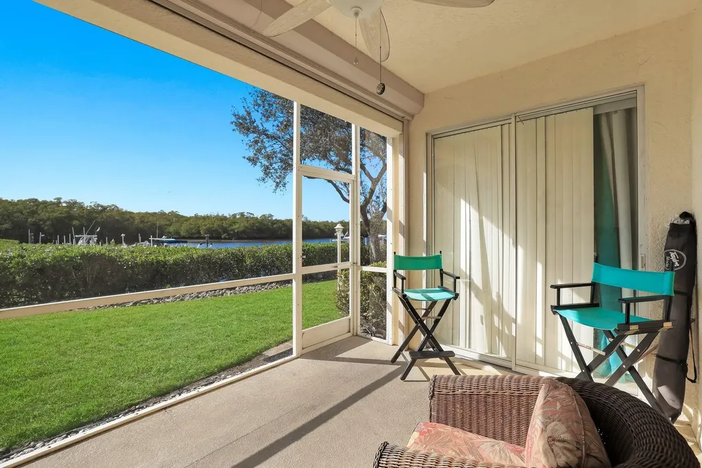 230 Newport Drive Naples FL 34114