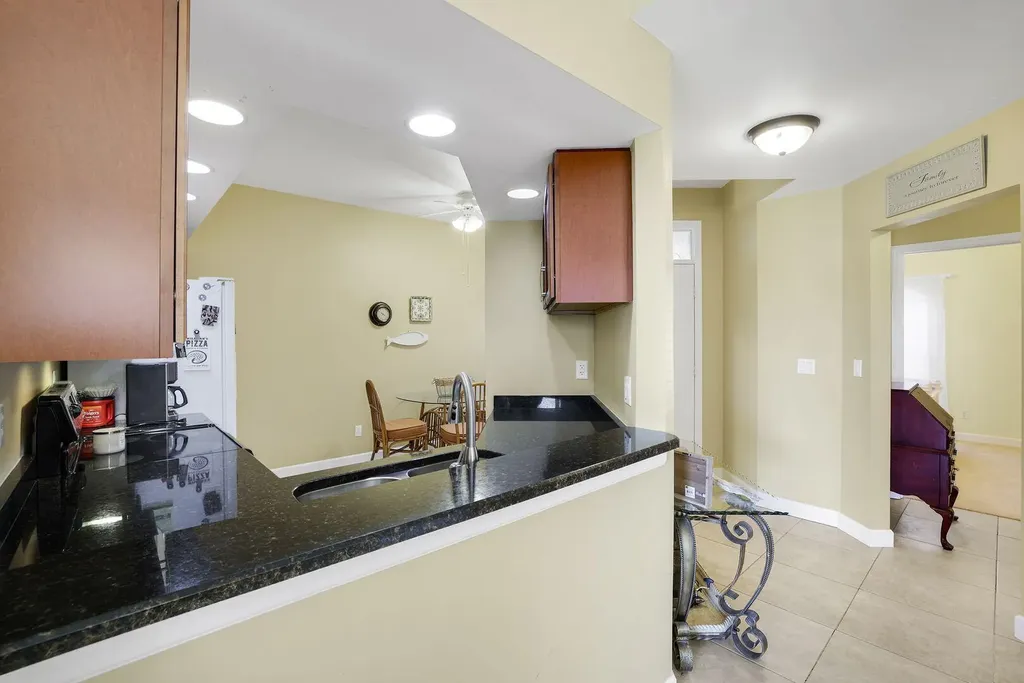 230 Newport Drive Naples FL 34114